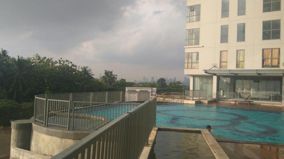2 Bedrooms - Royal Olive Apartment - Pejaten South Of Jakarta Bagian luar foto